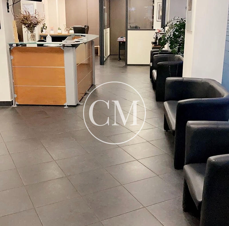 Local commercial - 291 m² - 14 pièces