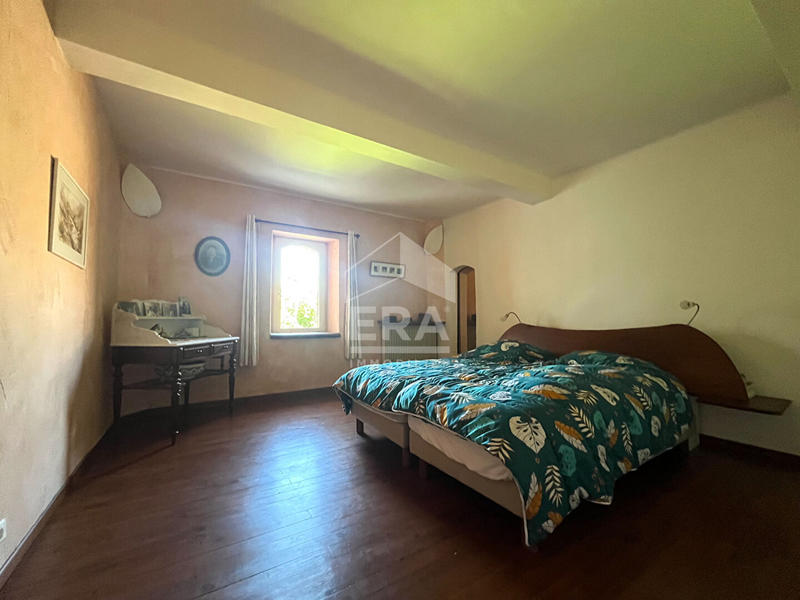 Maison - 370 m² - 8 pièces