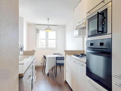 Appartement - 105 m² - 6 pièces