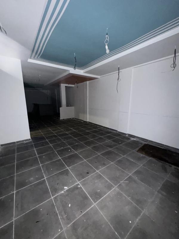 Local commercial - 81 m²