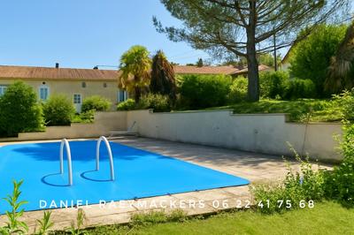 Maison - 300 m² - 11 pièces