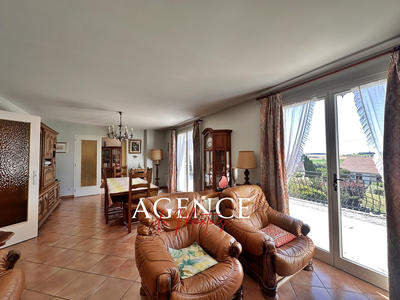 Maison - 94 m² - 4 pièces