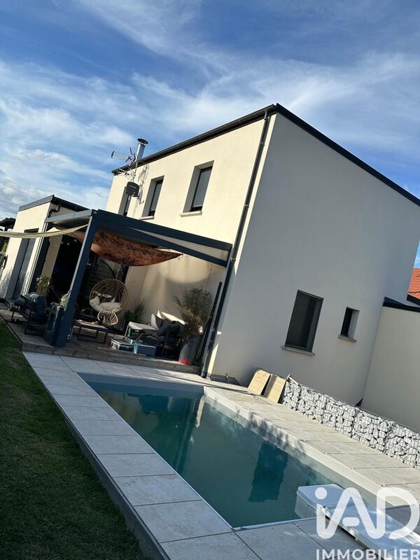 Maison - 159 m² - 5 pièces