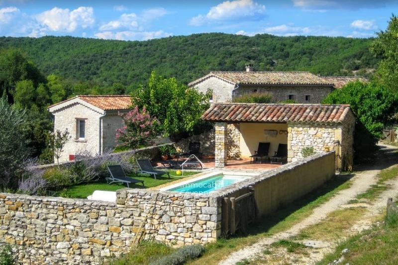 Mas - 390 m² - 12 pièces