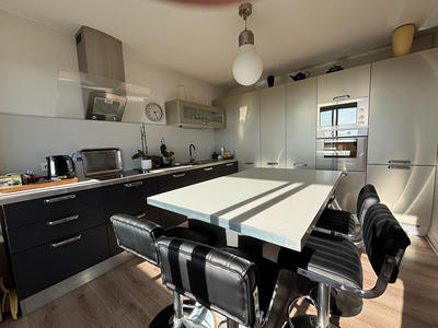 Appartement - 100 m² - 5 pièces