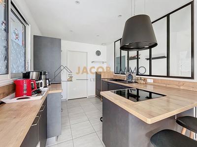 Maison - 94 m² - 4 pièces