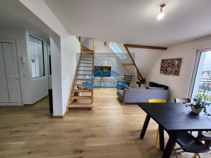 Maison - 233 m² - 11 pièces