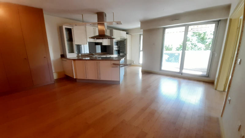 Appartement - 82 m² - 3 pièces