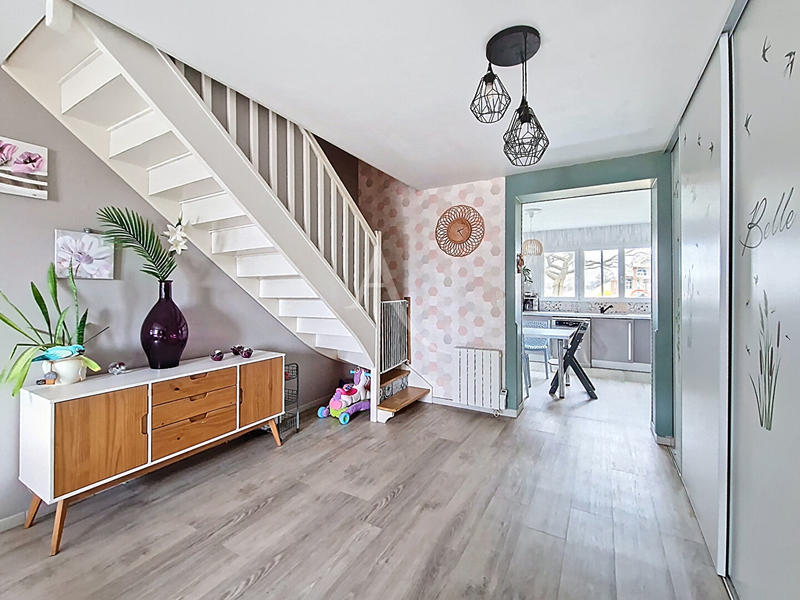 Maison - 166 m² - 9 pièces