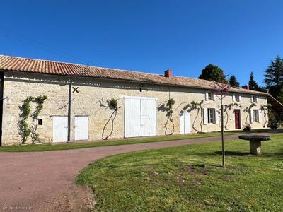 Longère - 293 m² - 8 pièces