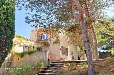 Propriété - 190 m² - 4 pièces