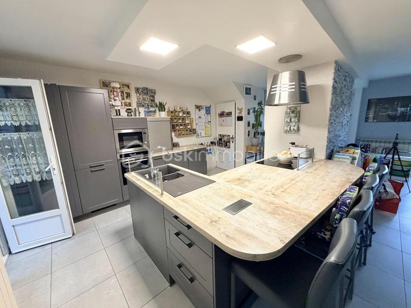 Maison - 105 m² - 5 pièces