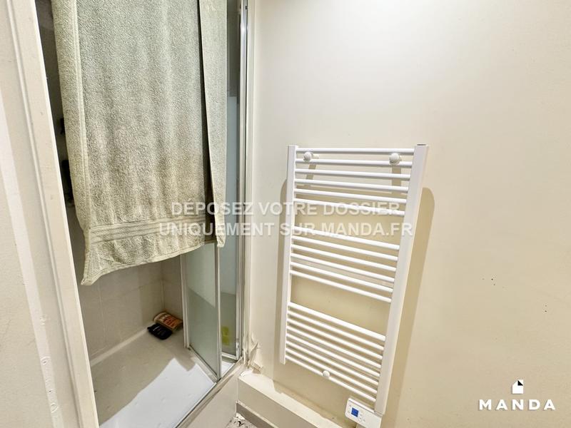 Chambre - 9 m² - 5 pièces