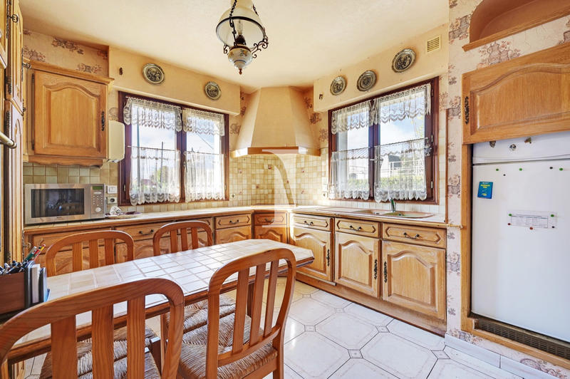 Maison - 137 m² - 5 pièces