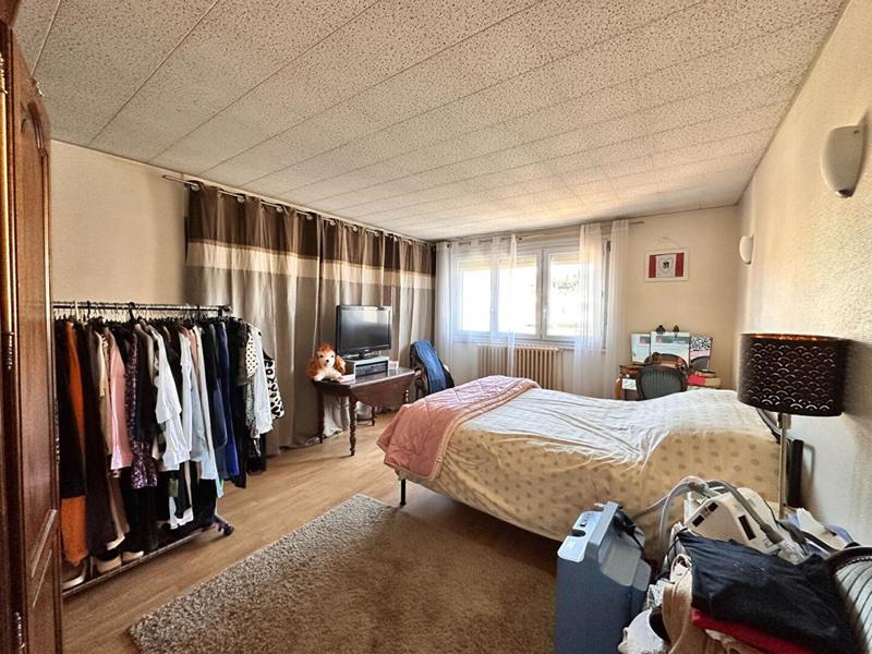 Maison - 99 m² - 5 pièces