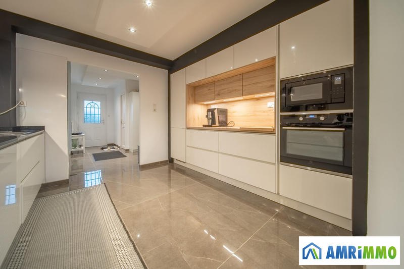 Maison - 148 m² - 6 pièces