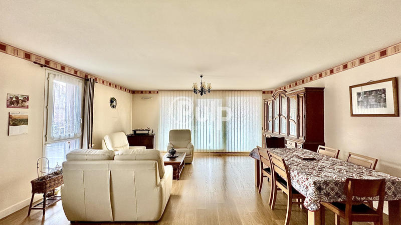 Appartement - 81 m² - 3 pièces