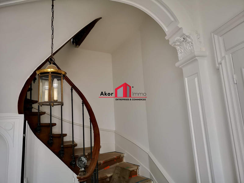 Bureau - 85 m² - 5 pièces