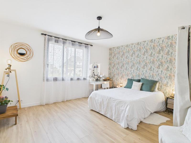 Maison - 186 m² - 7 pièces