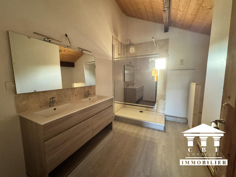 Maison - 159 m² - 7 pièces