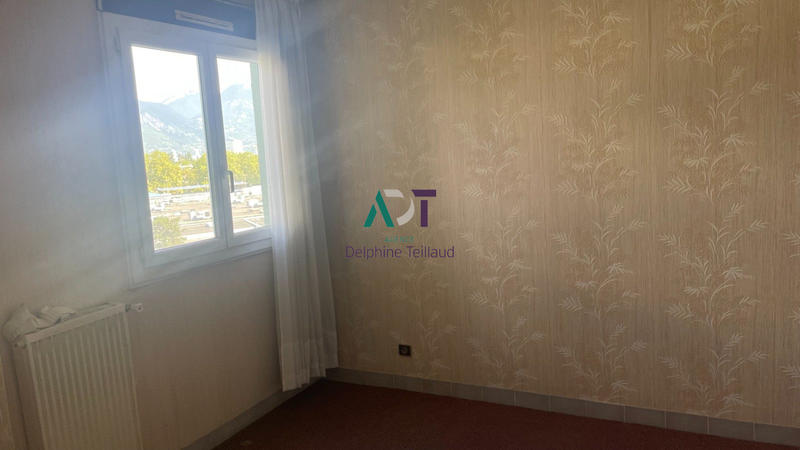 Appartement - 102 m² - 5 pièces