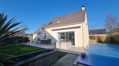 Maison - 99 m² - 5 pièces