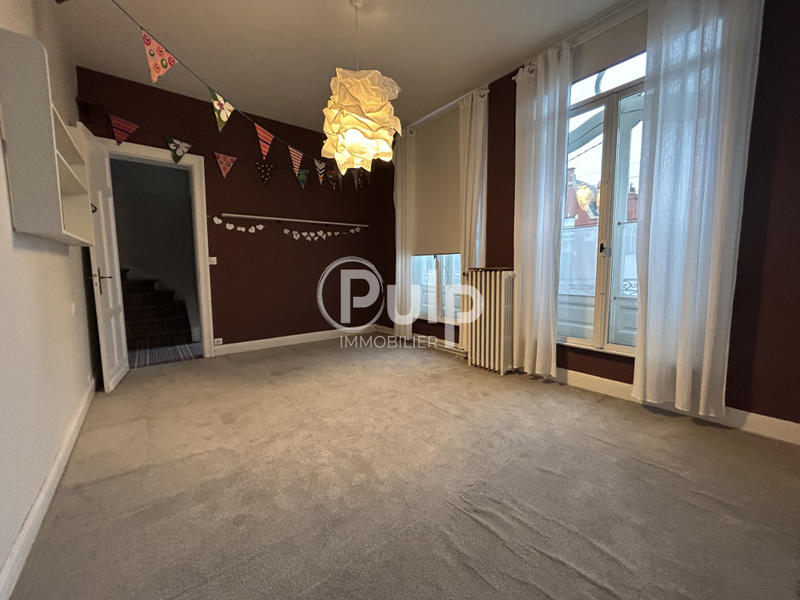 Propriété - 213 m² - 7 pièces