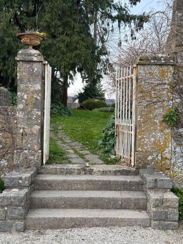 Maison - 220 m² - 10 pièces