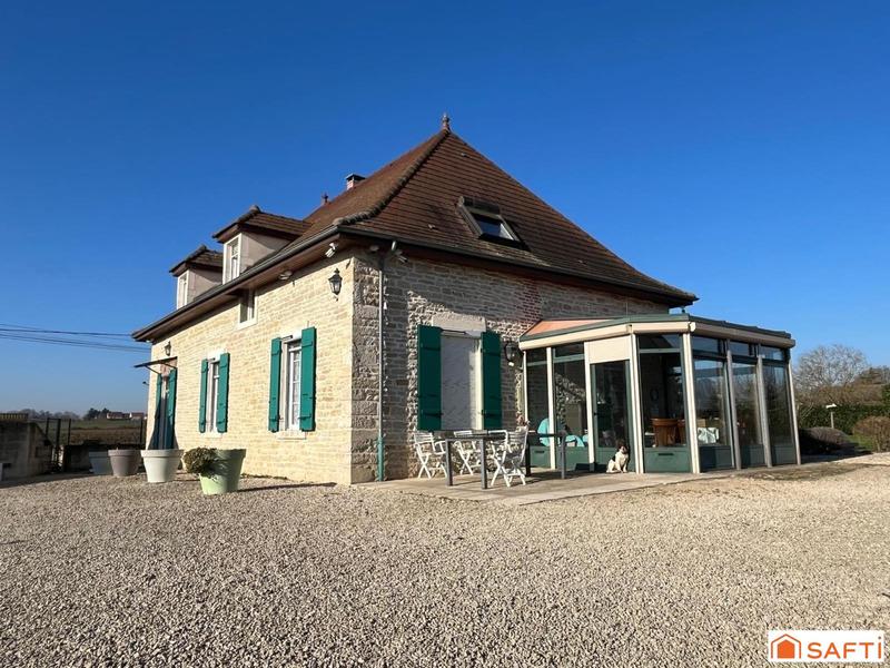 Maison - 194 m² - 9 pièces