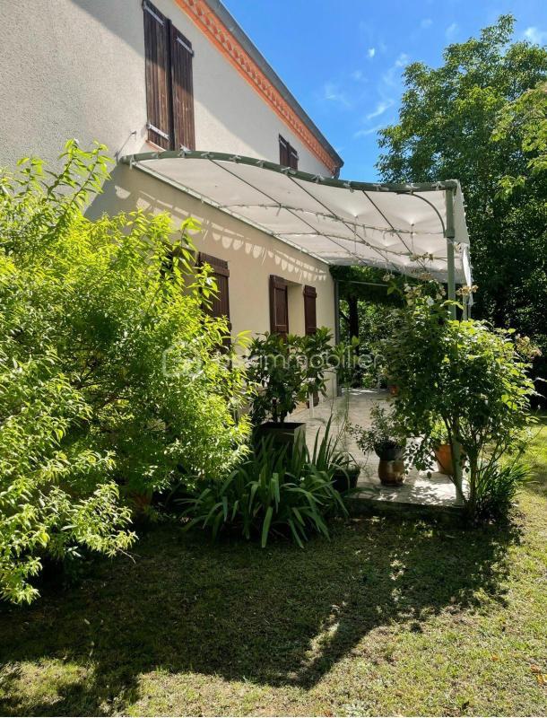 Maison - 228 m² - 7 pièces