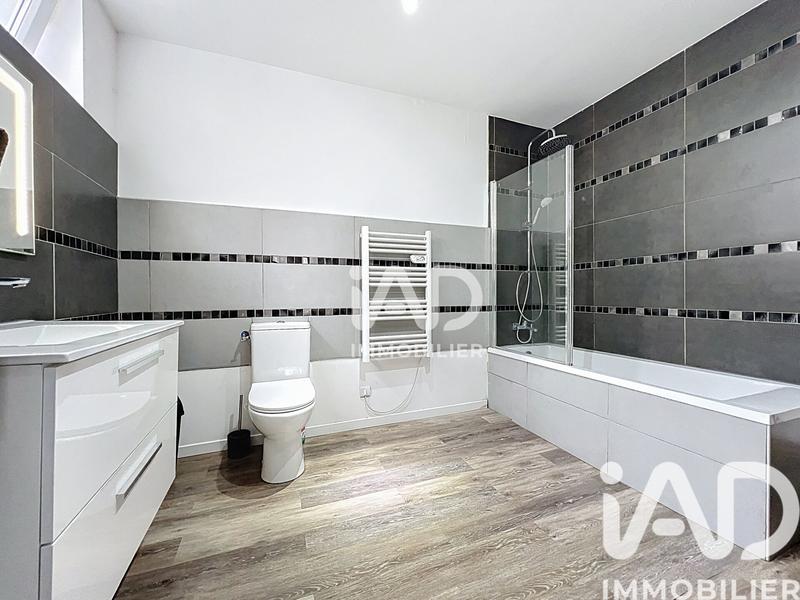 Immeuble - 247 m² - 10 pièces