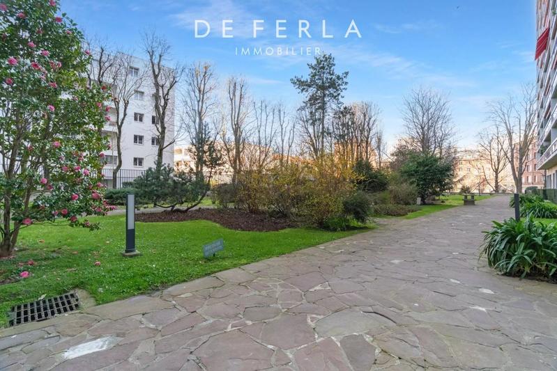 Appartement - 100 m² - 5 pièces