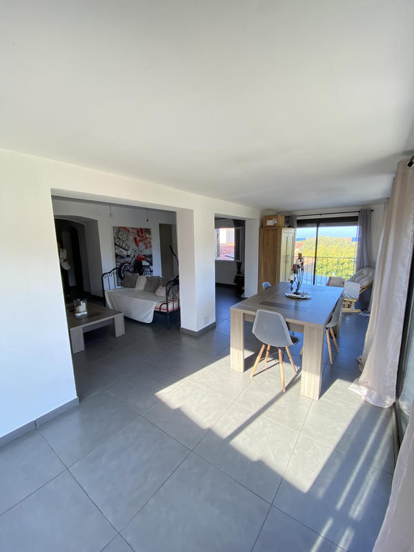 Appartement - 90 m² - 3 pièces