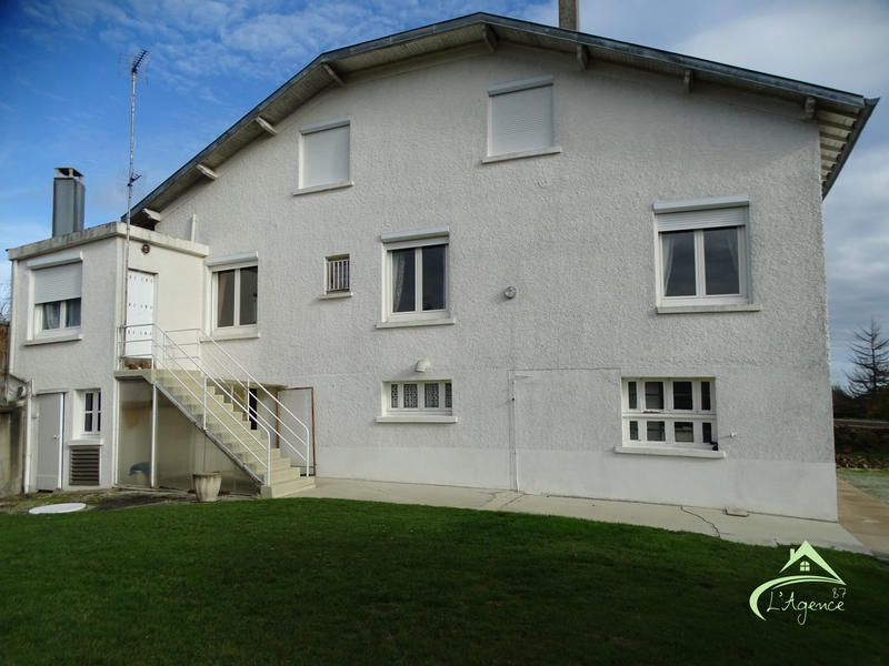 Maison traditionnelle - 302 m² - 8 pièces