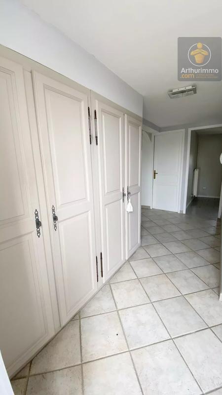 Maison - 181 m² - 5 pièces