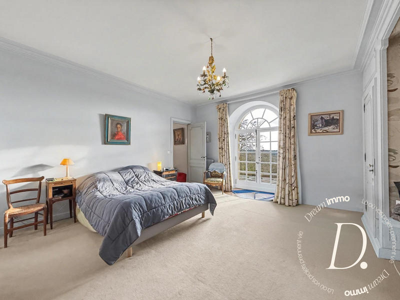 Maison - 420 m² - 11 pièces