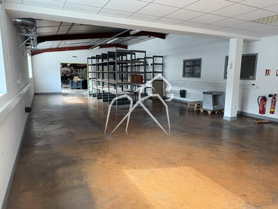 Entrepôt - 2 160 m²