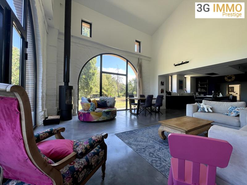 Villa - 280 m² - 9 pièces