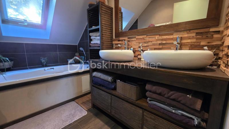 Maison - 142 m² - 6 pièces