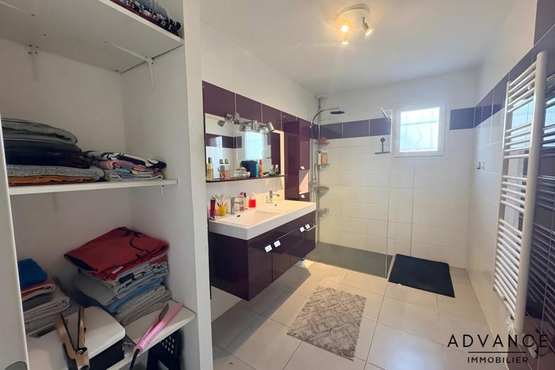Maison - 102 m² - 5 pièces
