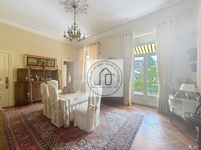 Maison - 503 m² - 11 pièces