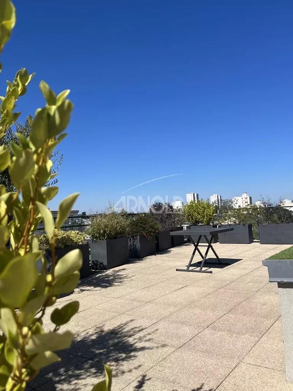 Appartement - 98 m² - 5 pièces