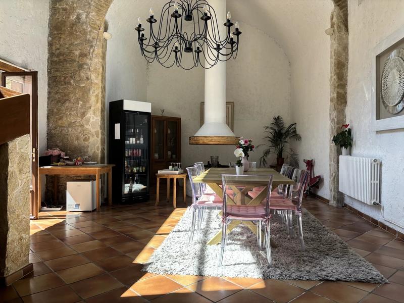 Maison - 235 m² - 8 pièces