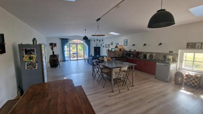 Maison - 245 m² - 8 pièces