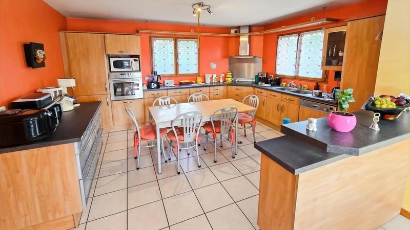 Maison - 147 m² - 6 pièces