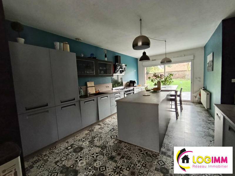 Maison - 203 m² - 10 pièces