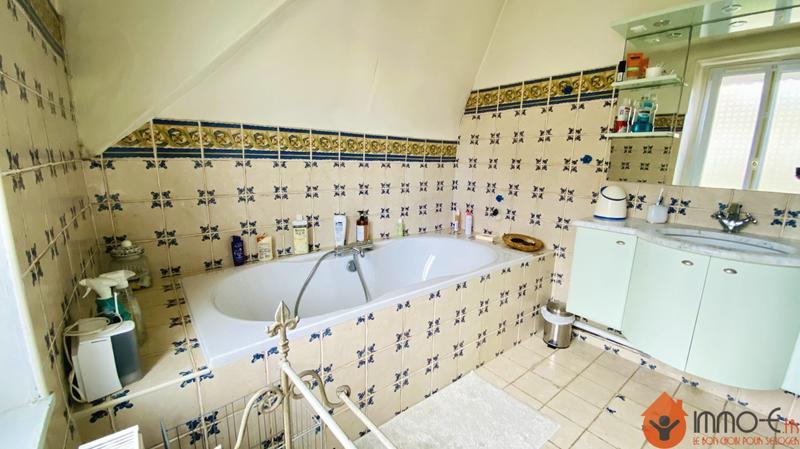 Maison - 200 m² - 7 pièces