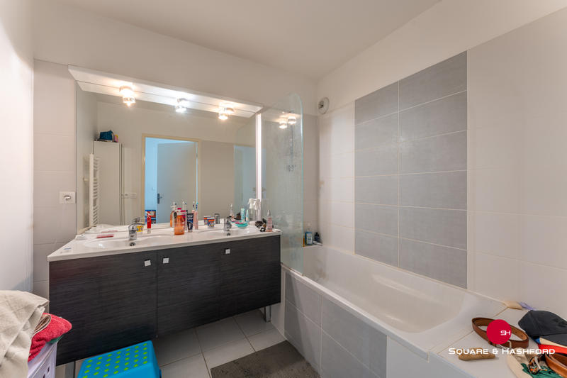 Appartement - 84 m² - 4 pièces