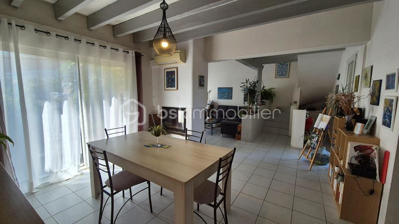 Maison traditionnelle - 131 m² - 6 pièces