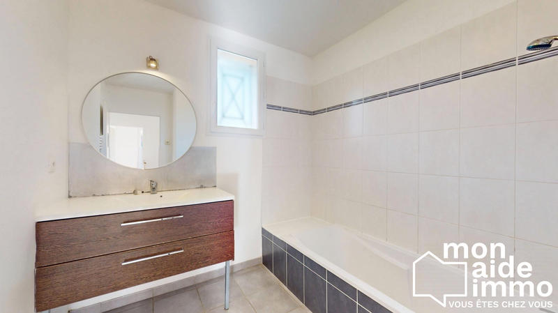 Maison - 90 m² - 5 pièces